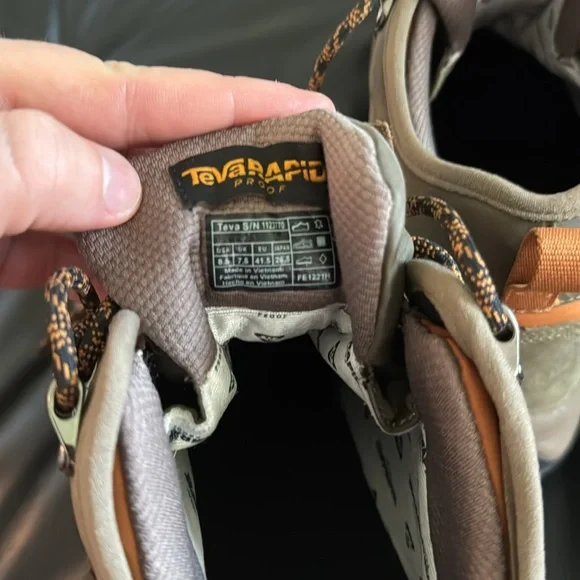 Men’s Teva Riva Mid Leather Water Proof Hiking Boots Size 8.5 - Picture 2 of 7